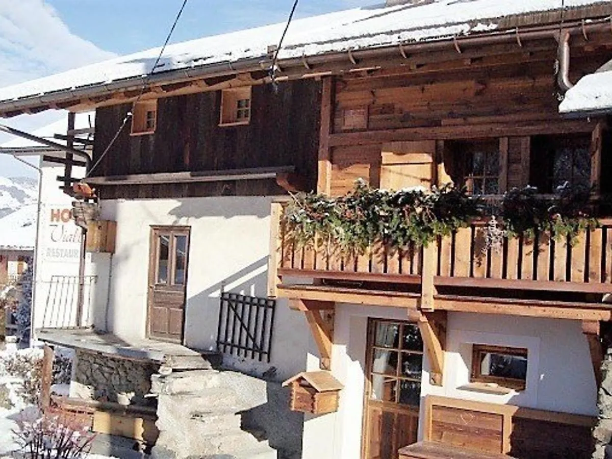 Chalet Cosy 3-4 Pers, Idealement Situe, A 500M Des Pistes Et 100M Des Commerces - Fr-1-342-220 Beaufort   Beaufort (Savoie)